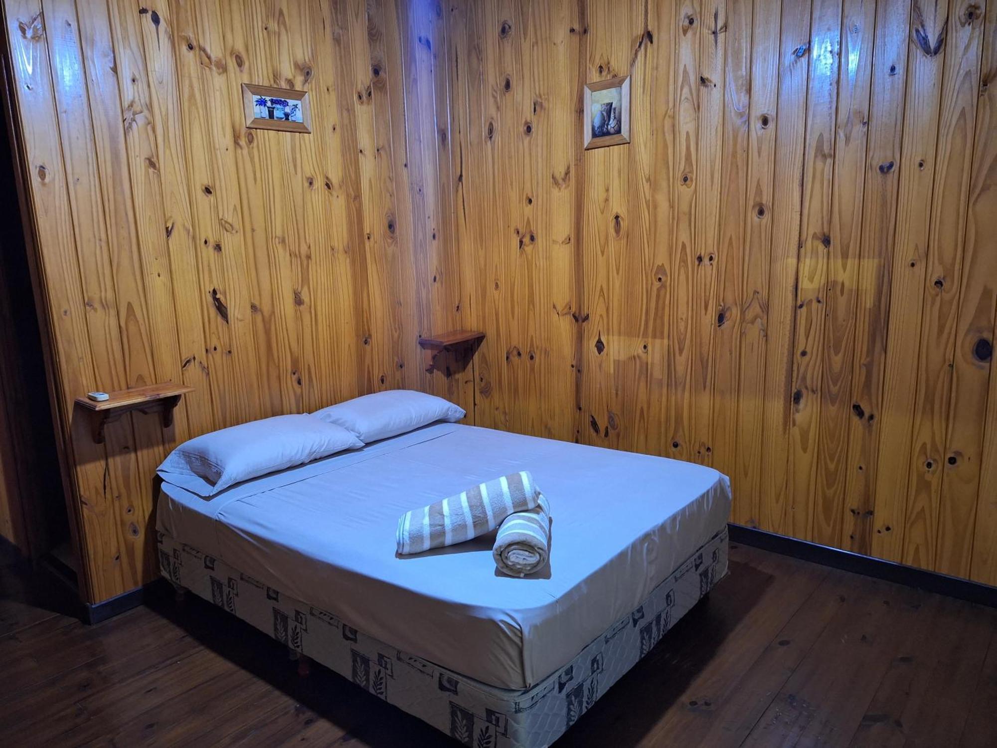 La Casona Hotel Puerto Iguazu Ruang foto